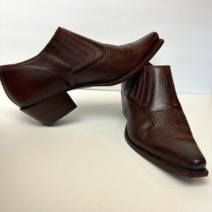 Charlie 1 Horse original casual cowgirl ankle boots - Size 10